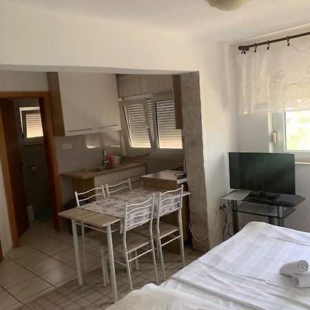 Apartmani Kutlesa Vodice Eksteriør bilde