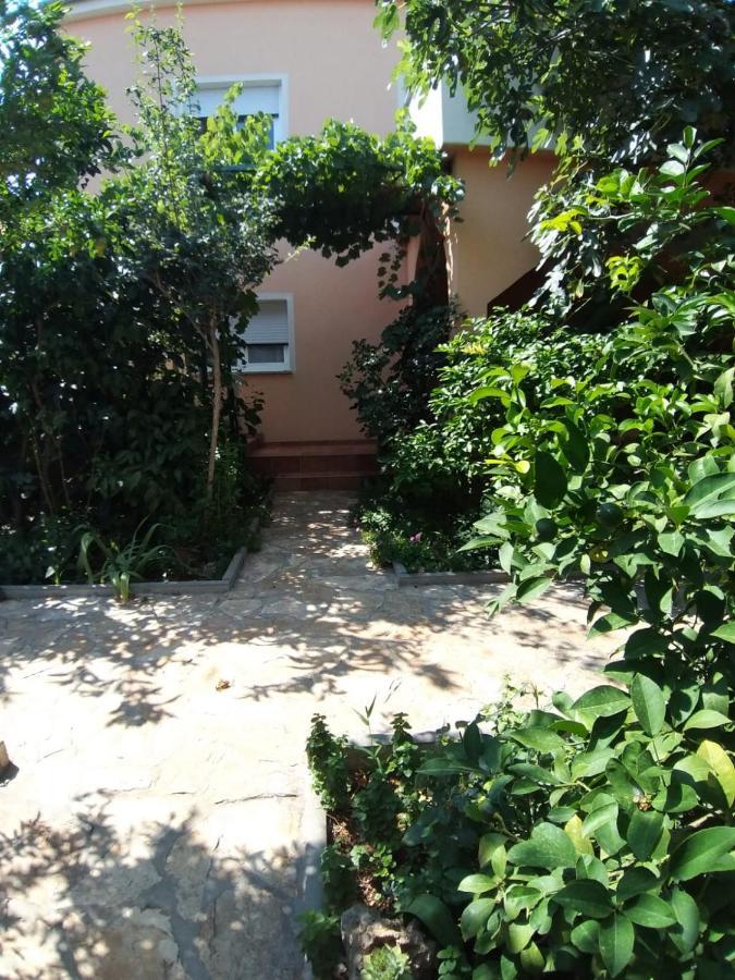 Apartmani Kutlesa Vodice Eksteriør bilde