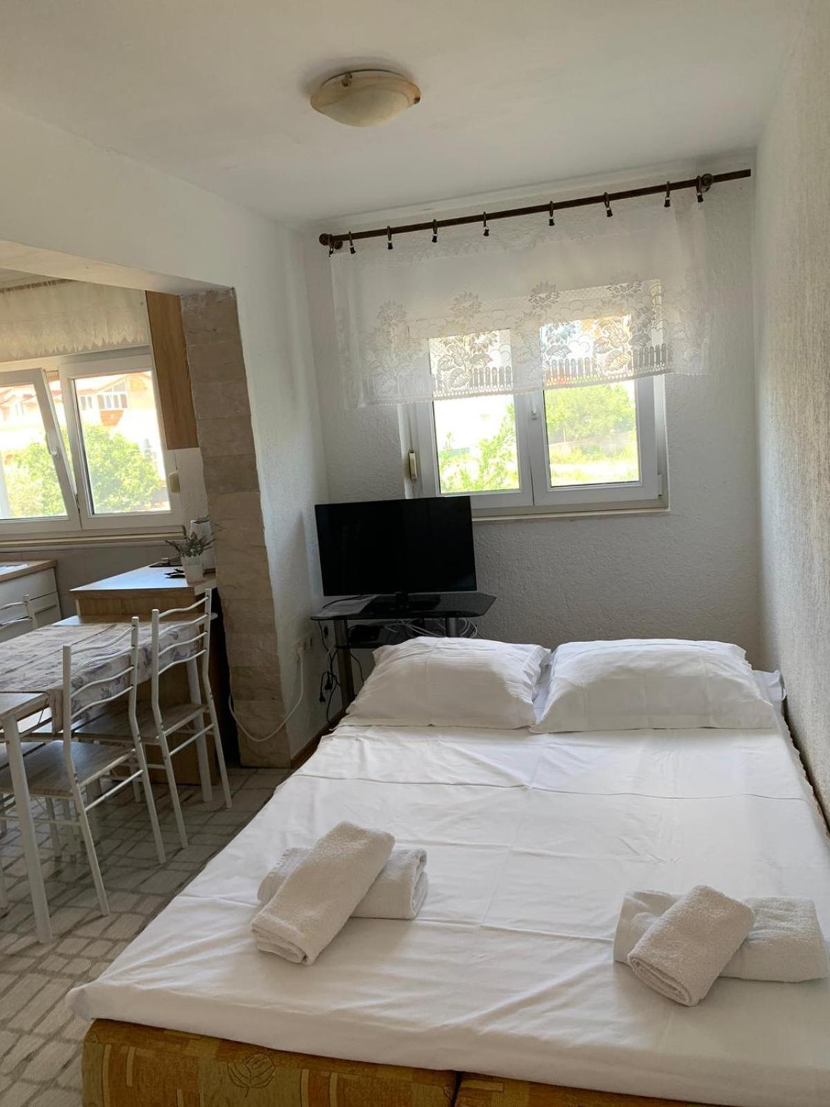 Apartmani Kutlesa Vodice Eksteriør bilde