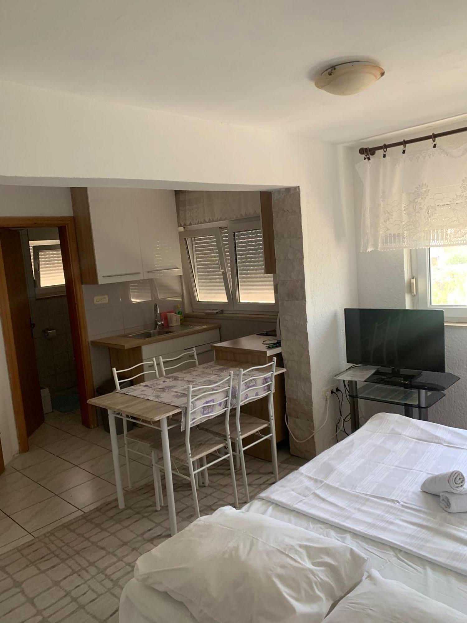 Apartmani Kutlesa Vodice Eksteriør bilde