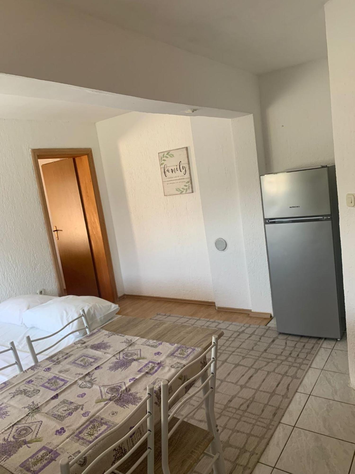 Apartmani Kutlesa Vodice Eksteriør bilde