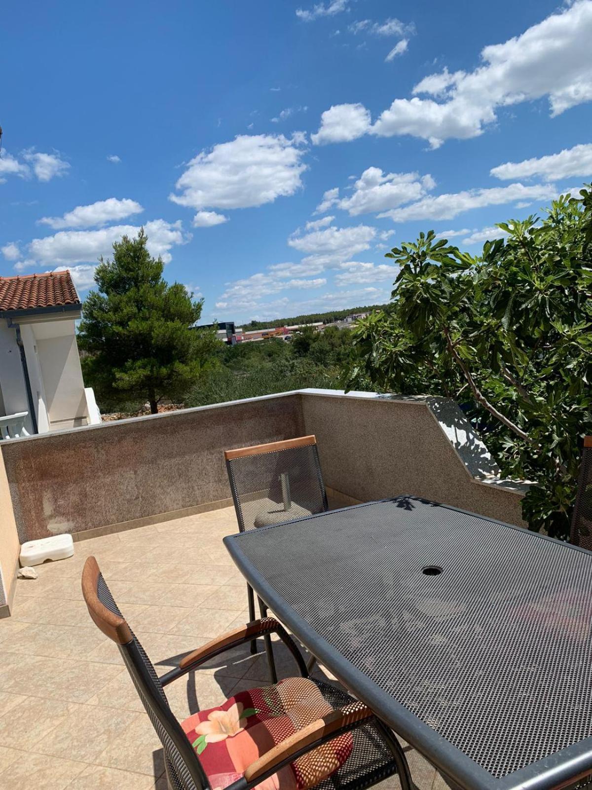 Apartmani Kutlesa Vodice Eksteriør bilde