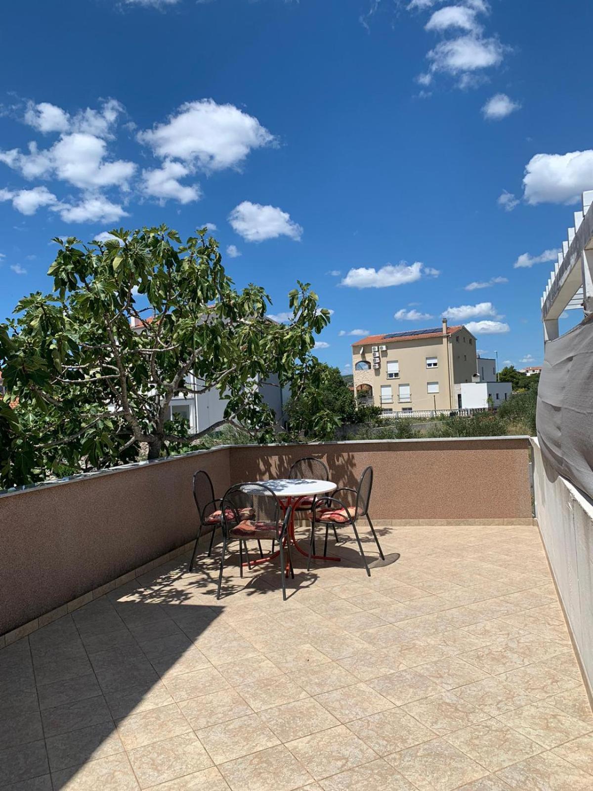 Apartmani Kutlesa Vodice Eksteriør bilde